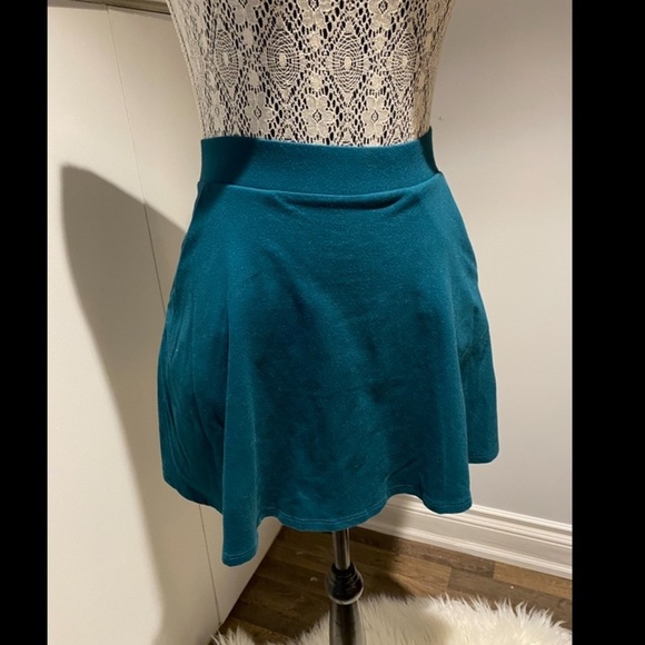 3 for $40 Forever 21 green skater skirt size S - Picture 2 of 3